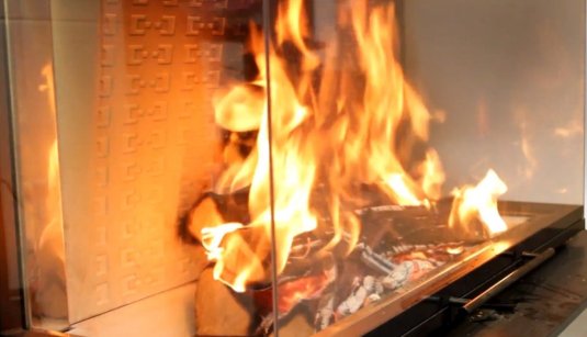 Designová teplovzdušná krbová vložka BEF THERM V 8 C, výsuvné otevírání, sklo třístranné