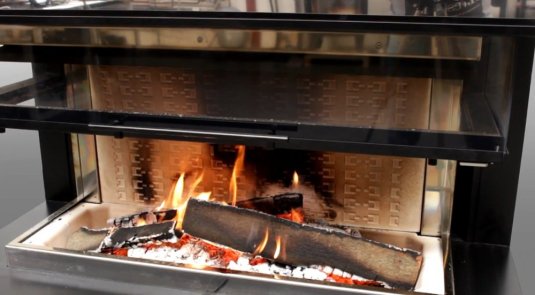 Designová teplovzdušná krbová vložka BEF THERM V 8 C, výsuvné otevírání, sklo třístranné